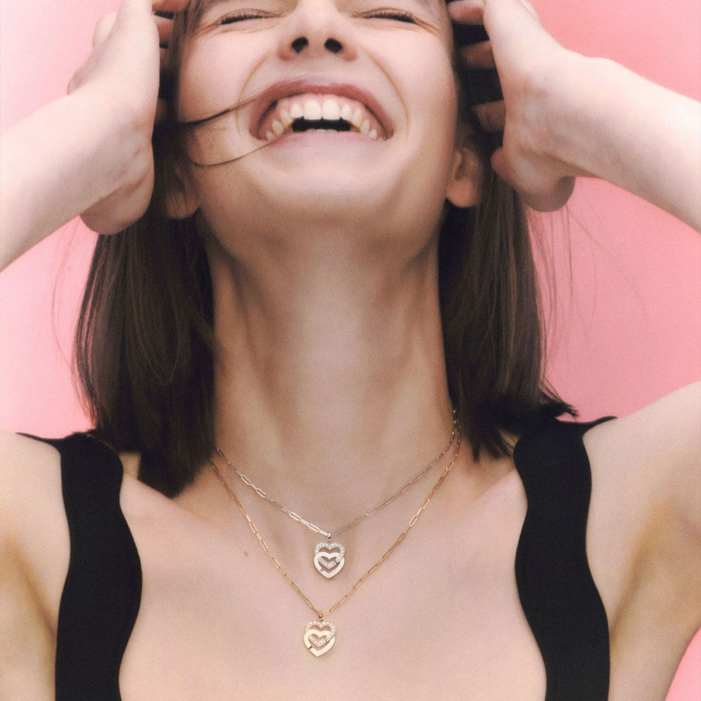 Pendentif Sur Chaîne Double Coeurs Très Grand Modèle