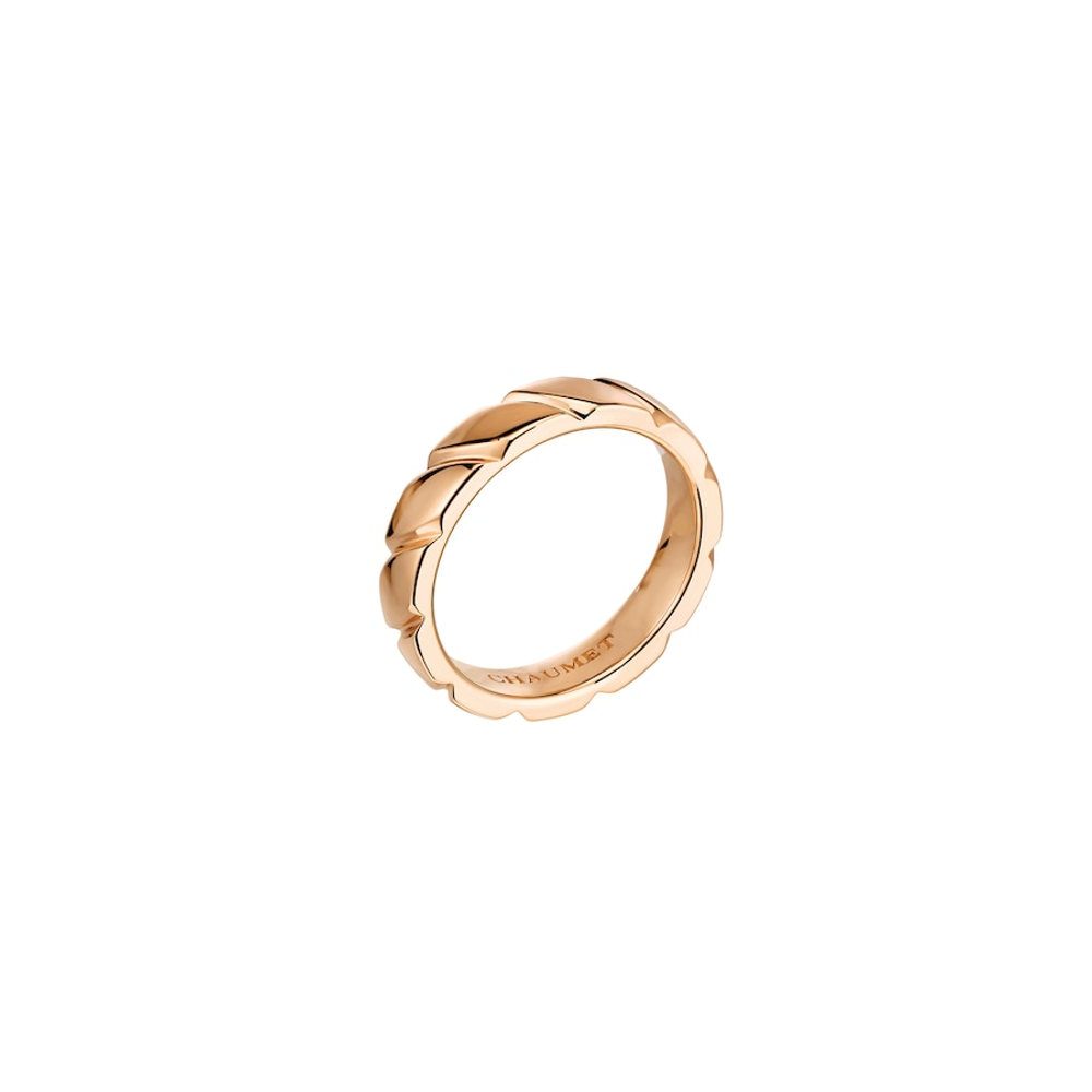 Torsade de Chaumet wedding band